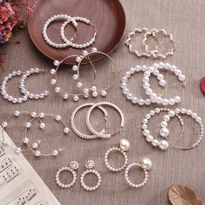 

Simple Plain Gold Color Metal Pearl Hoop Earrings Fashion Big Circle Hoops Statement Earrings for Women Party Jewelry