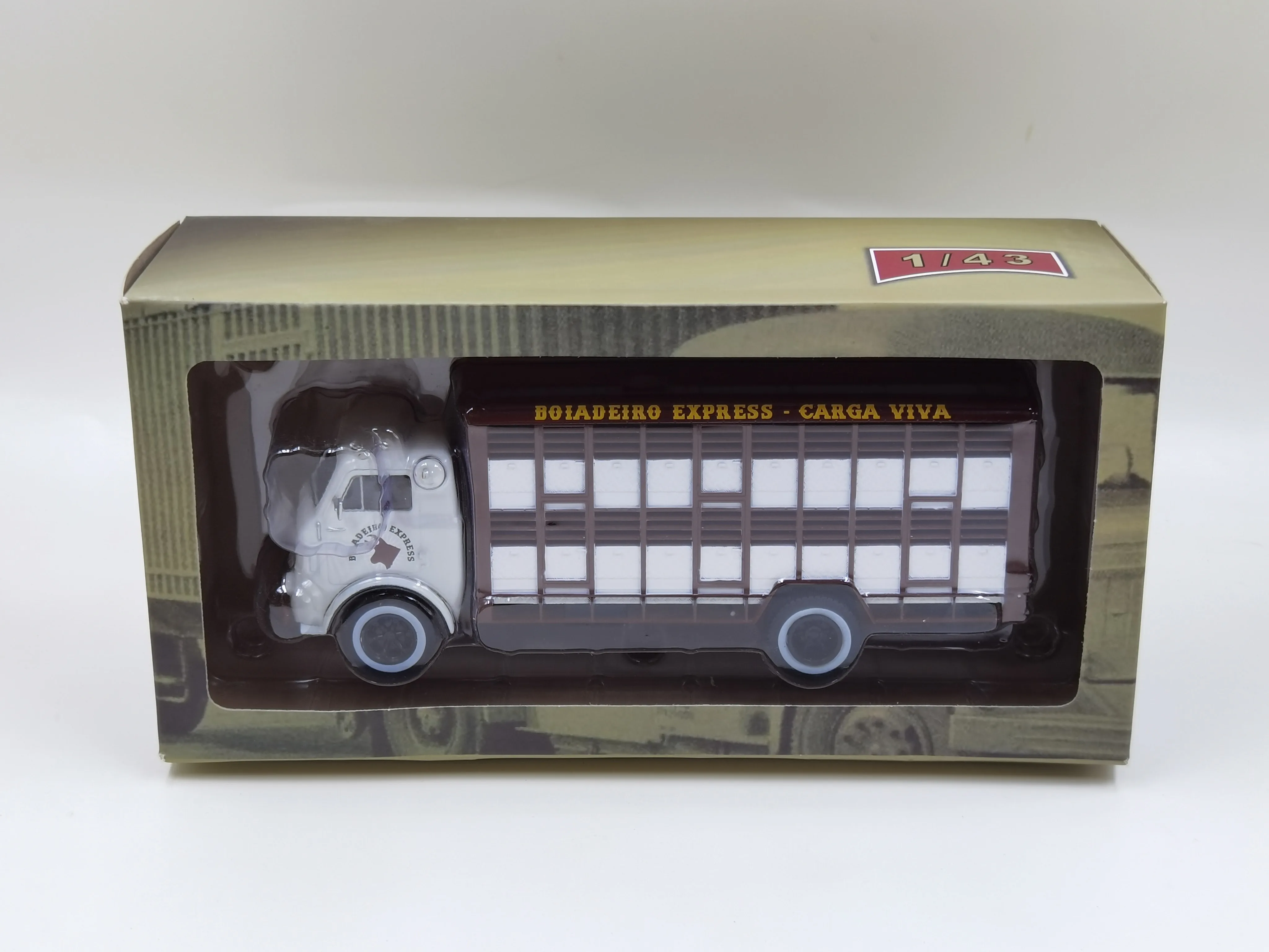 IXO 1:43 FNM D11000 TRUCK vehicle Alloy model car Metal toys for childen kids diecast gift | Railed/Motor/Cars/Bicycles