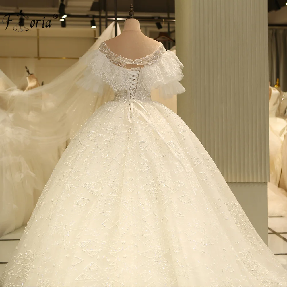 

Puff Sleeve Ball Gown Wedding Gown With Gorgeous Lace Luxury Beaded Scoop Neck Chapel Train Vintage Bridal Gown Vestido De Noiva