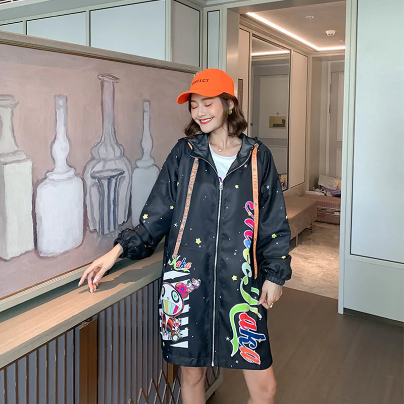 2020 осеннее шикарное пальто с модным мультяшным принтом женские