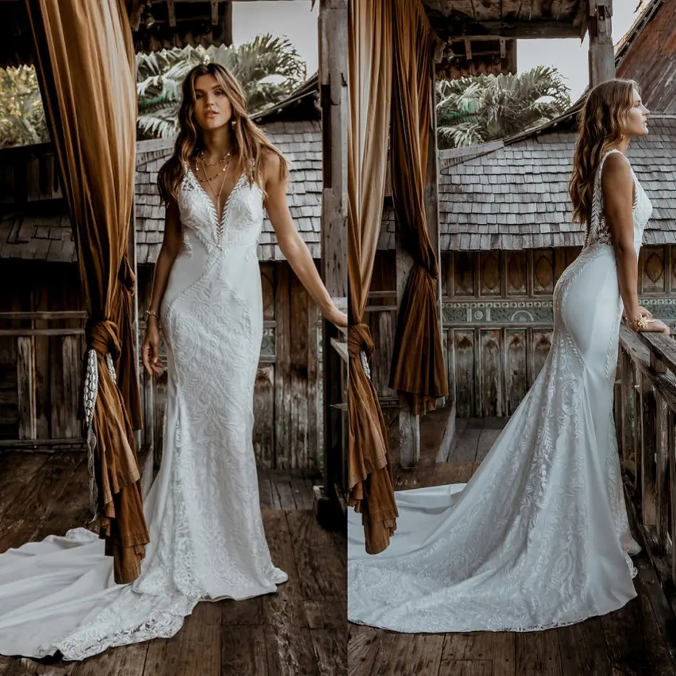 

2020 Mermaid Wedding Dresses Backless Lace Appliqued Bridal Gowns Sweep Train Sexy Deep V Neck Wedding Dress Robe De Mariée