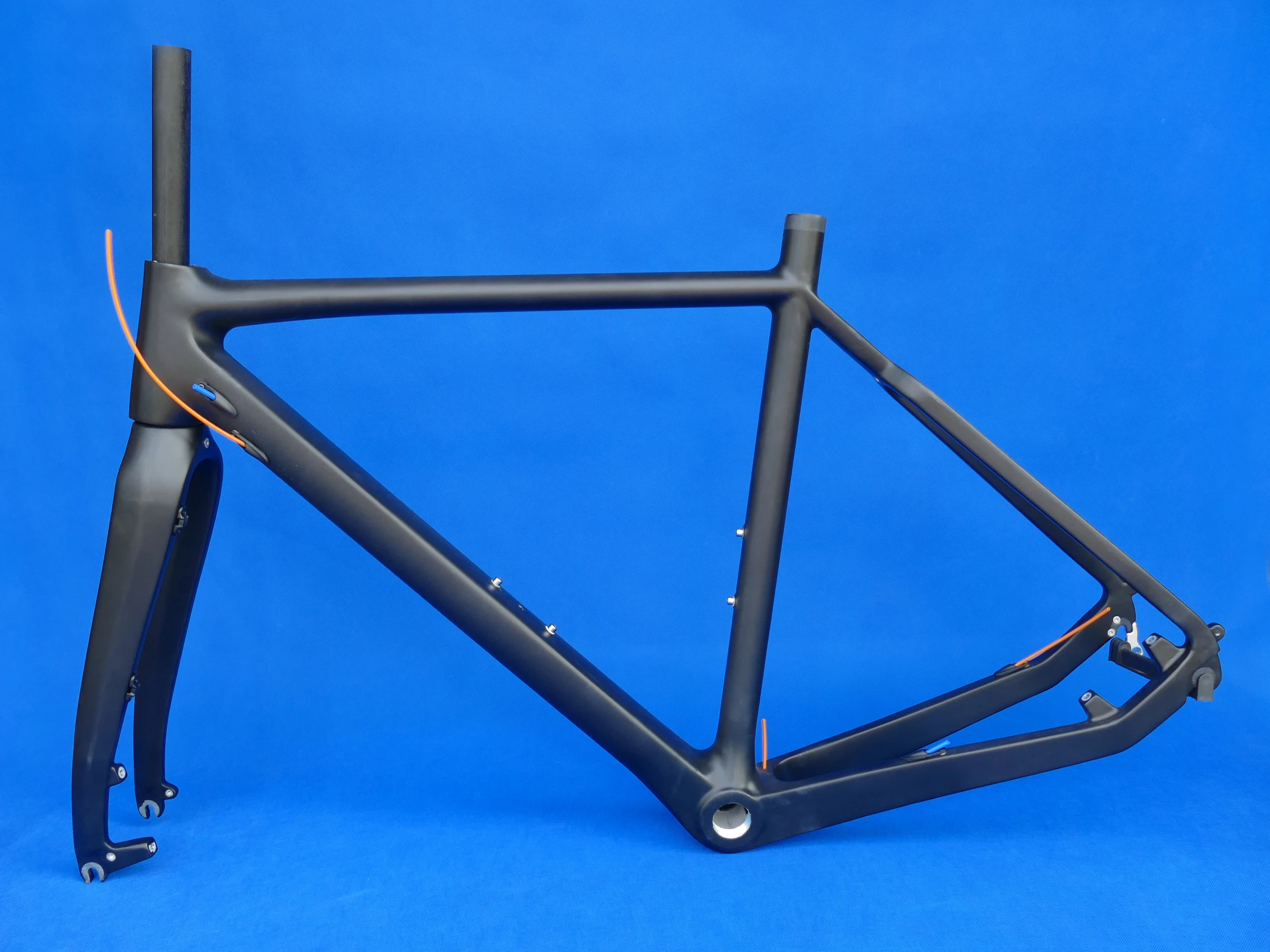 Полностью карбоновая рама для велосипеда циклокросса из углеродного волокна