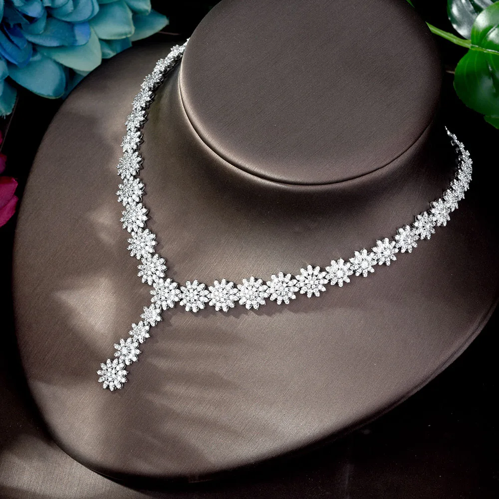 Комплект из колье и серёг с фианитом | Украшения аксессуары