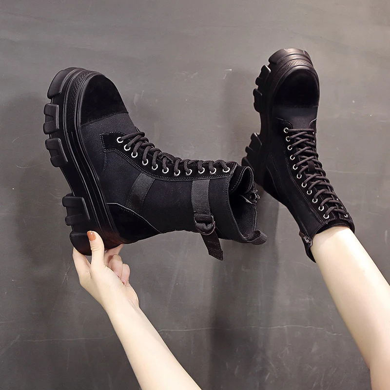 

Women's Shoes