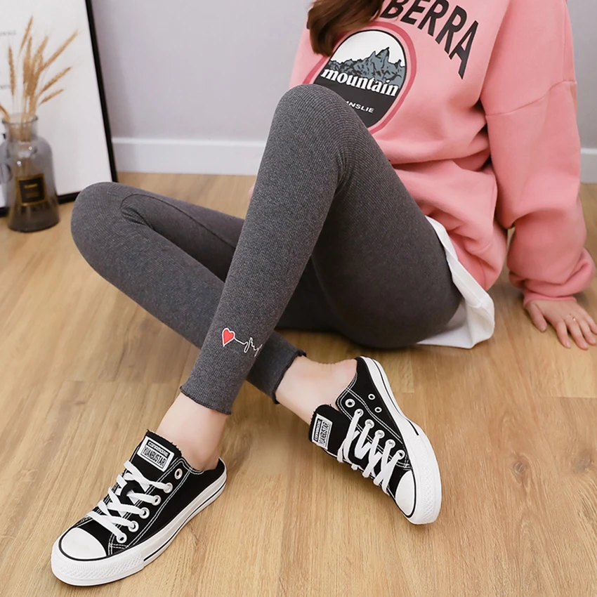 

Maternity pants cotton 2020 new autumn and winter stomach lift wild pregnant women leggings tide mom fashion feet pants