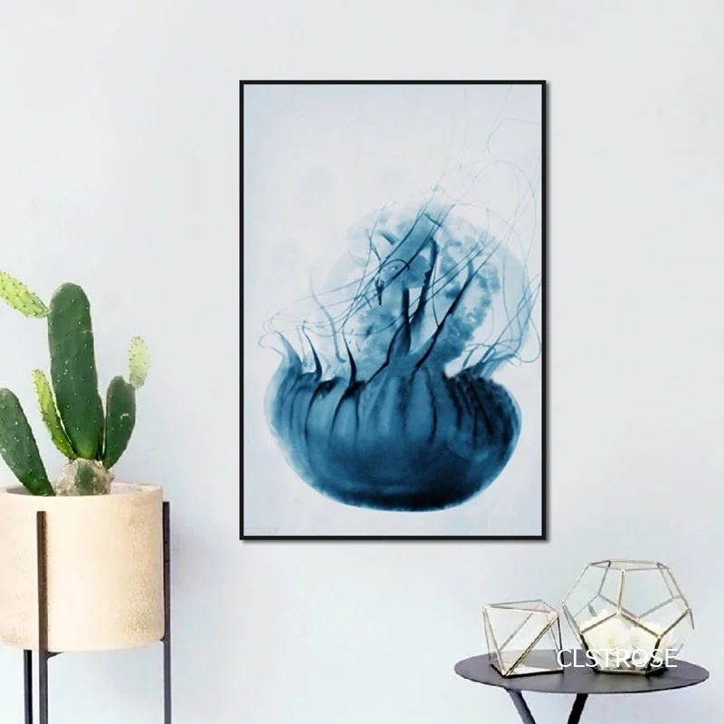 Скандинавский современный абстрактный минималистичный синий постер с Медузой