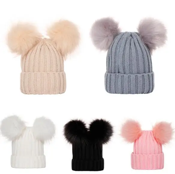 Детская вязаная шапка с двумя меховыми помпонами подарок на день рождения | Дом и