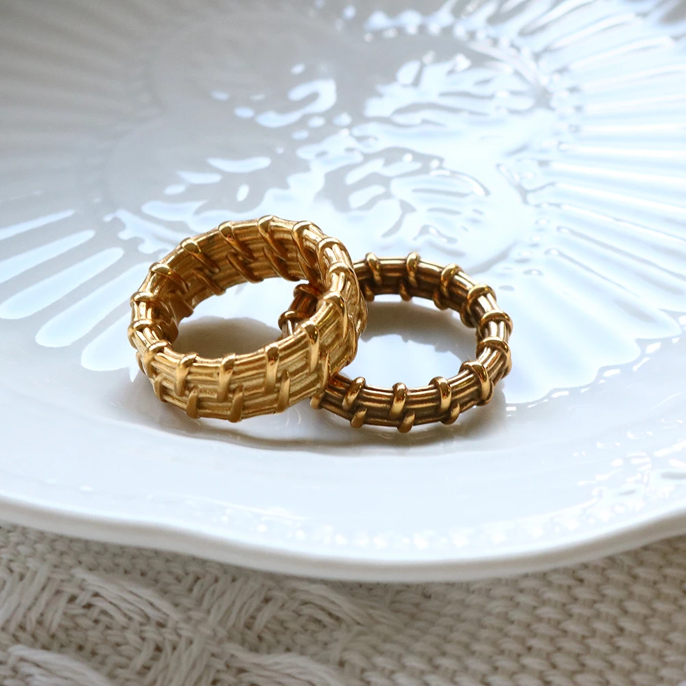 

Ins New Design Stainless Steel Electroplated Rings18K Gold Braided Twist Ring for Women Girls Female Gift