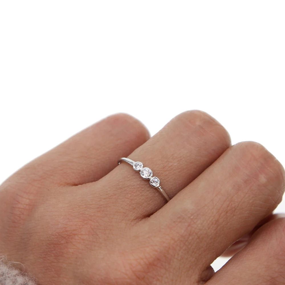 

100% 925 Sterling Silver Minimal Delicate Girl Women Finger Jewelry Three Stone Simple Thin Silver Dainty Cz Ring