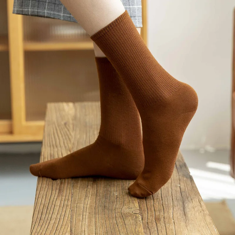 Высокие женские носки в японском и корейском стиле свободные однотонные с