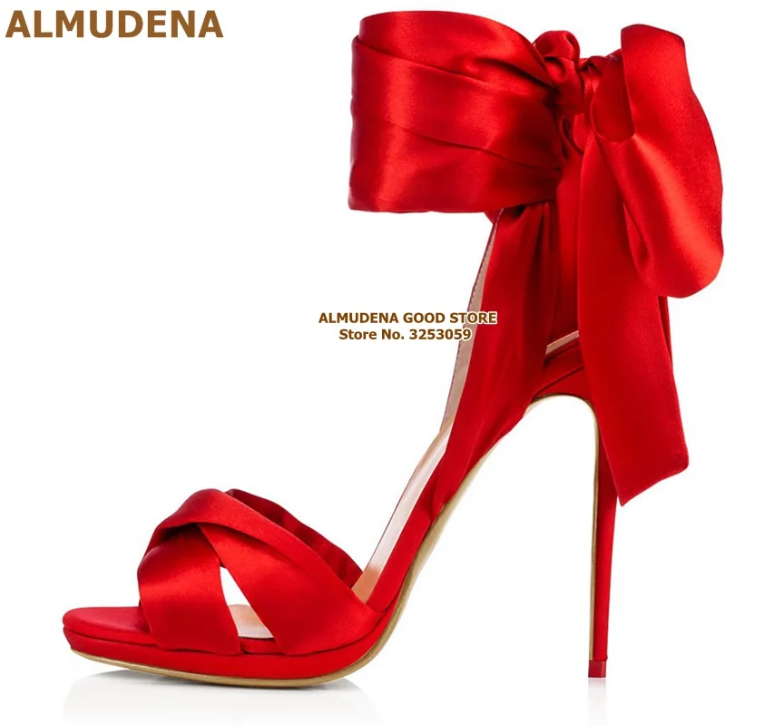 ALMUDENA/красные атласные босоножки с большим бантом; свадебные туфли на шпильке из шелковой ткани со шнуровкой и бантом; туфли-лодочки для сцены в стиле знаменитостей
