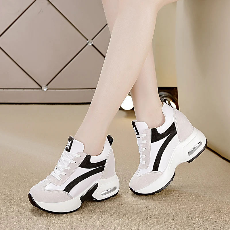 Женские кроссовки на платформе 8 см Белые Повседневные танкетке высоком каблуке