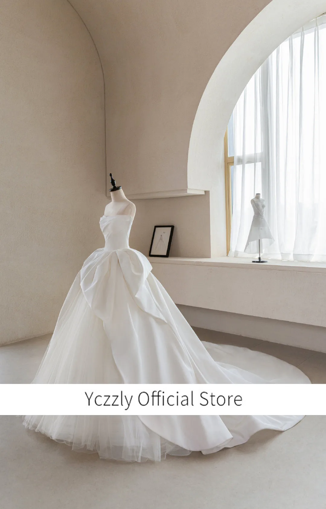 

Royal Sweetheart Ball Gown Princess Long Tulle Satin Pleat Wedding Dress With Court Train W381