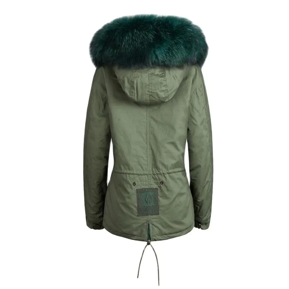 Куртка с капюшоном и воротником из натурального меха енота темно-зеленая меховая