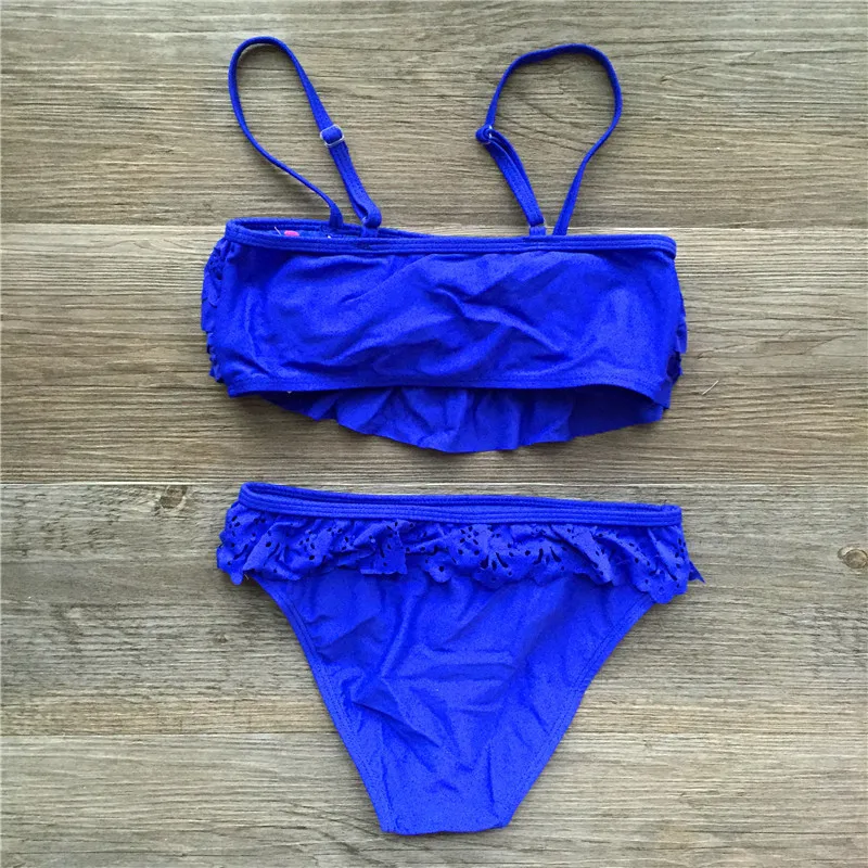 Купальник из двух частей с низкой талией и бретельками купальник воланами для