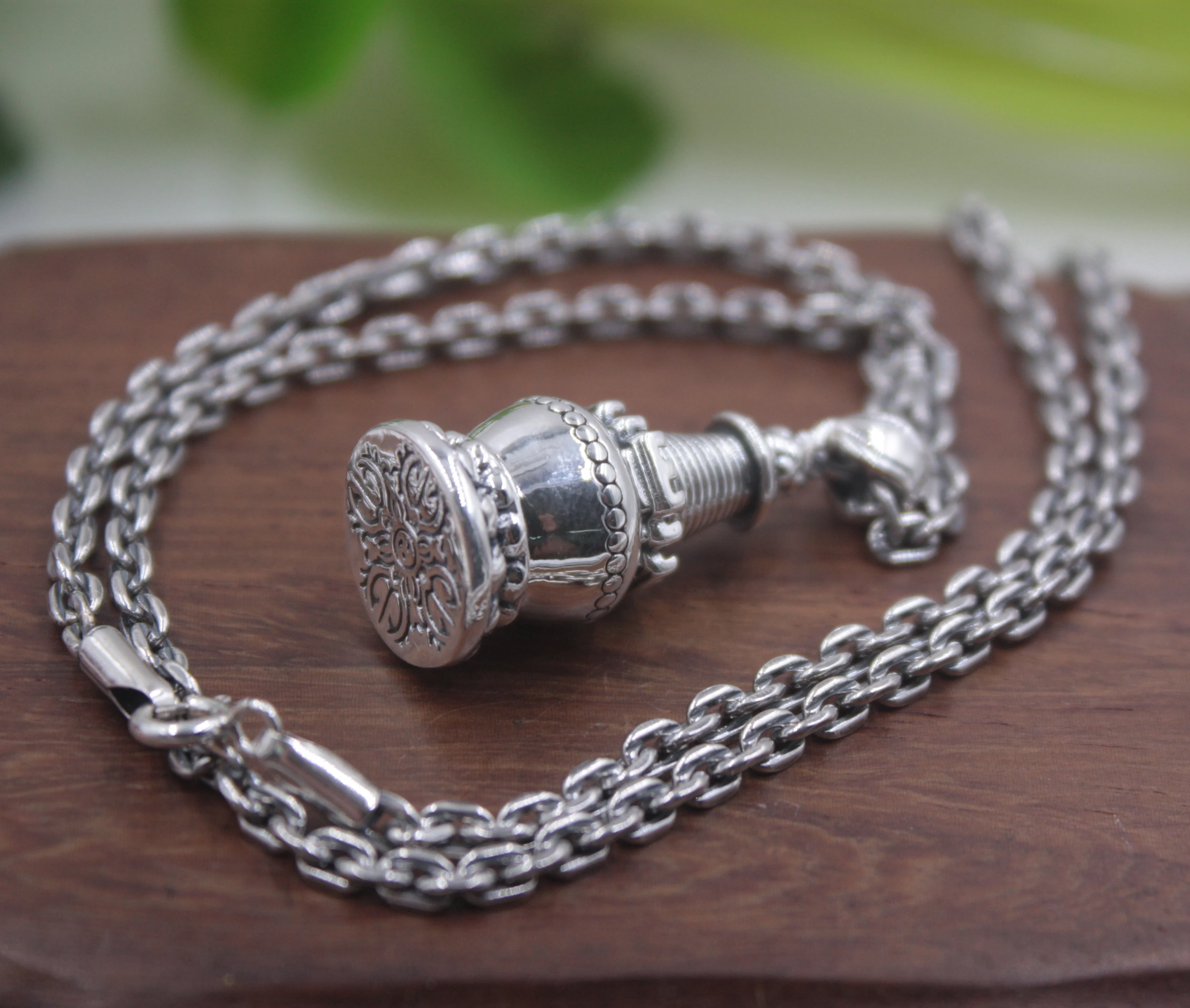 

Sterling S999 Silver Pendant Suitable For Men Buddhism Tower Gift Luck Pendant 35*14mm