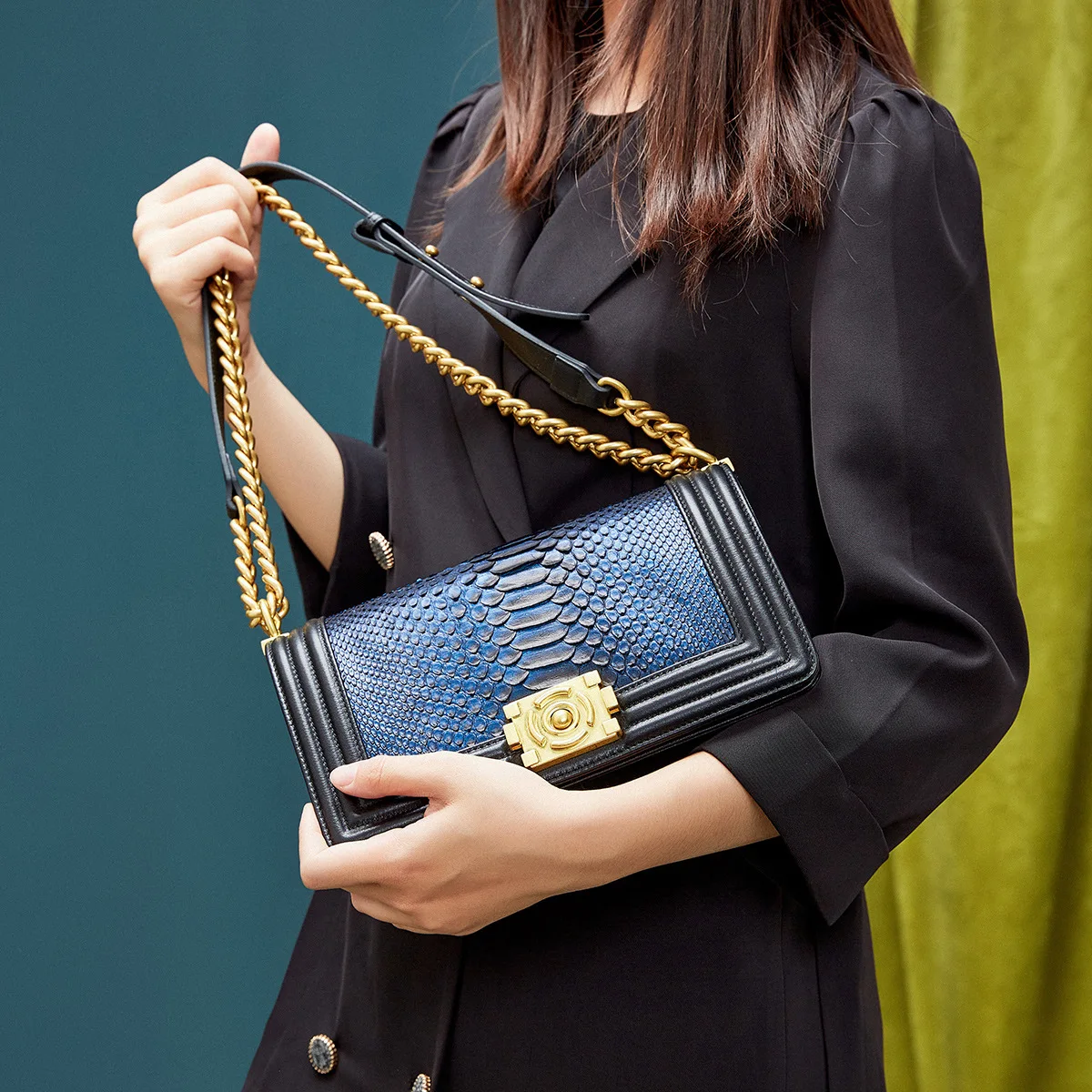 

1587 Women 2021 New Textured Snakeskin Messenger Fashion Versatile Chain Cowhide Leather Shoulder Bag