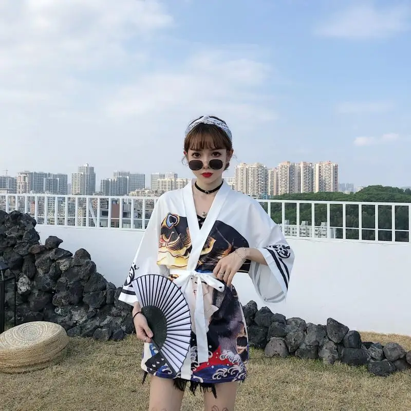 INS Модный черный белый японский Новый 2020 свободный летний пляжный кардиган для