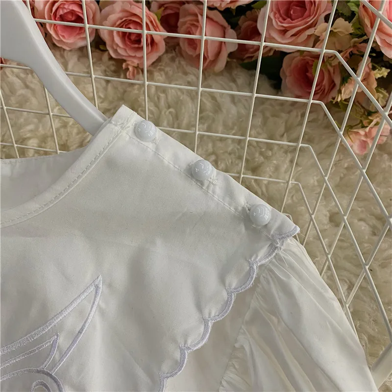 

KUSAHIKI Korean Butterfly Hollow-out Blouse Tops Causal Puff Long Sleeve O-neck Shirt 2021 Spring Pullover Blusas Mujer 6E403