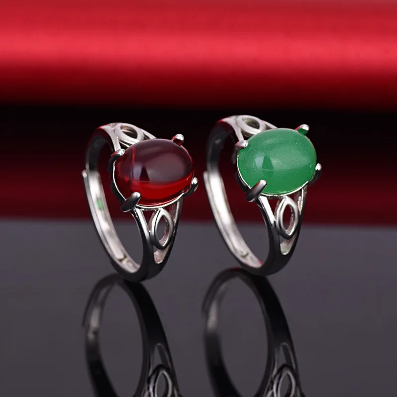 Кольцо женское из серебра 925 пробы с цирконием овальной формы