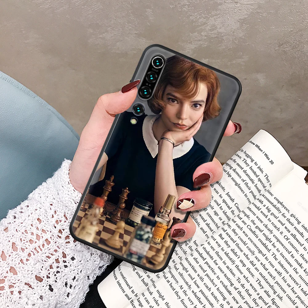 

The Queen's Gambit Anya Taylor Joy Phone Case For Xiaomi Mi Note 10 A3 9 MAX 3 A2 8 9 Lite Pro Ultra black Hoesjes Silicone