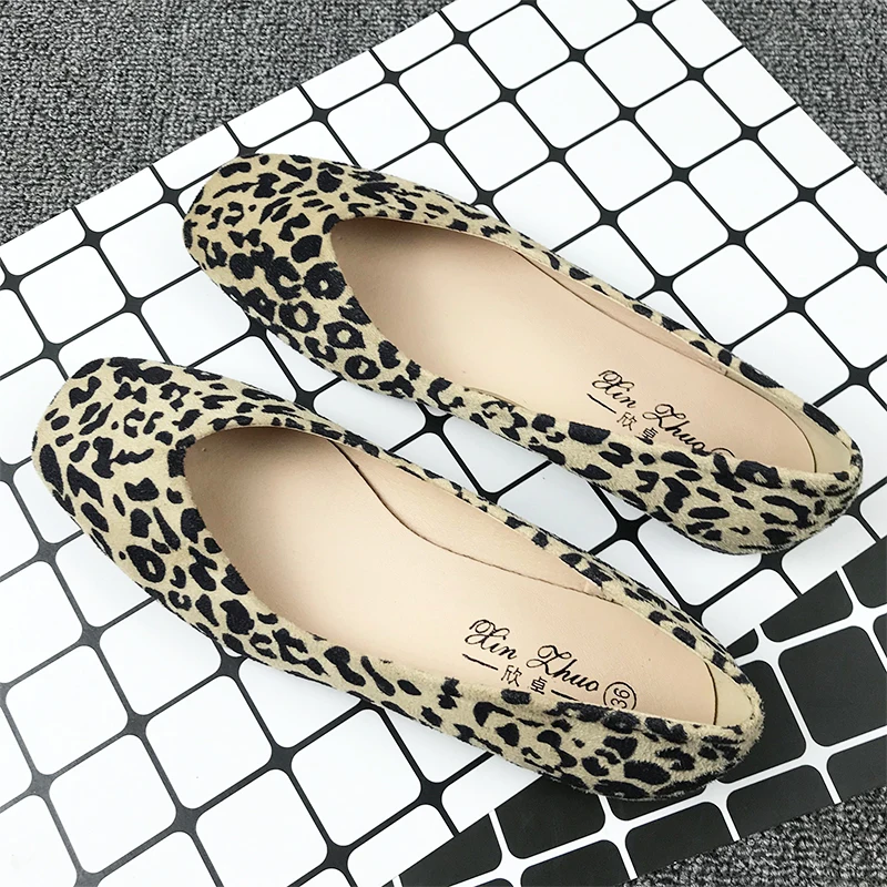 Новые леопардовые туфли на плоской подошве в стиле ретро с квадратным носком