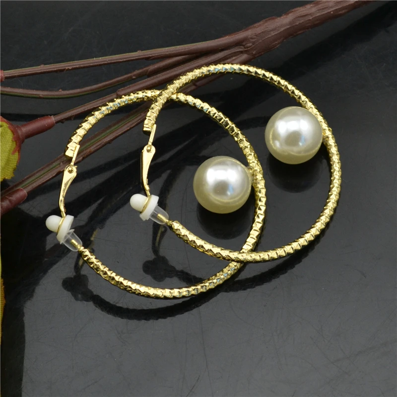 

Clip on the ears Hoop Earrings for women Non pierced Big circle Plastic beads Fashion Jewelry Personality style Ladies earings