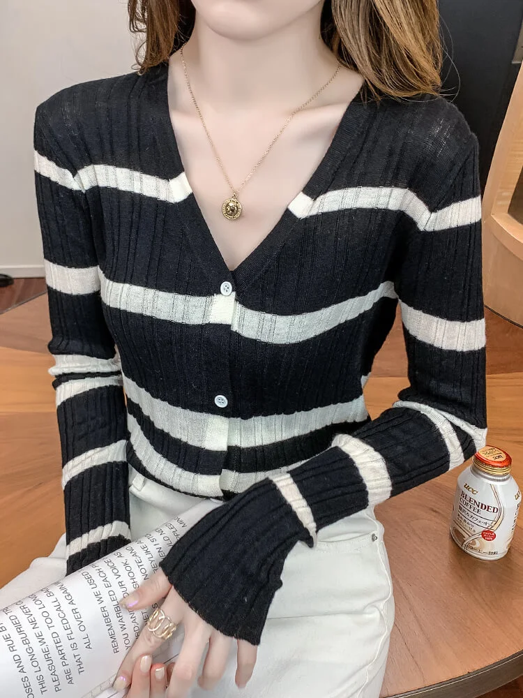 

Свитер в полоску, свитер с V-образным вырезом, Корейская ленивая осенняя одежда, новинка 2021, женский зимний нежный кардиган с длинными рукава...