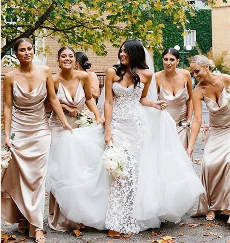 Элегантное платье цвета шампанского для подружки невесты на тонких бретельках