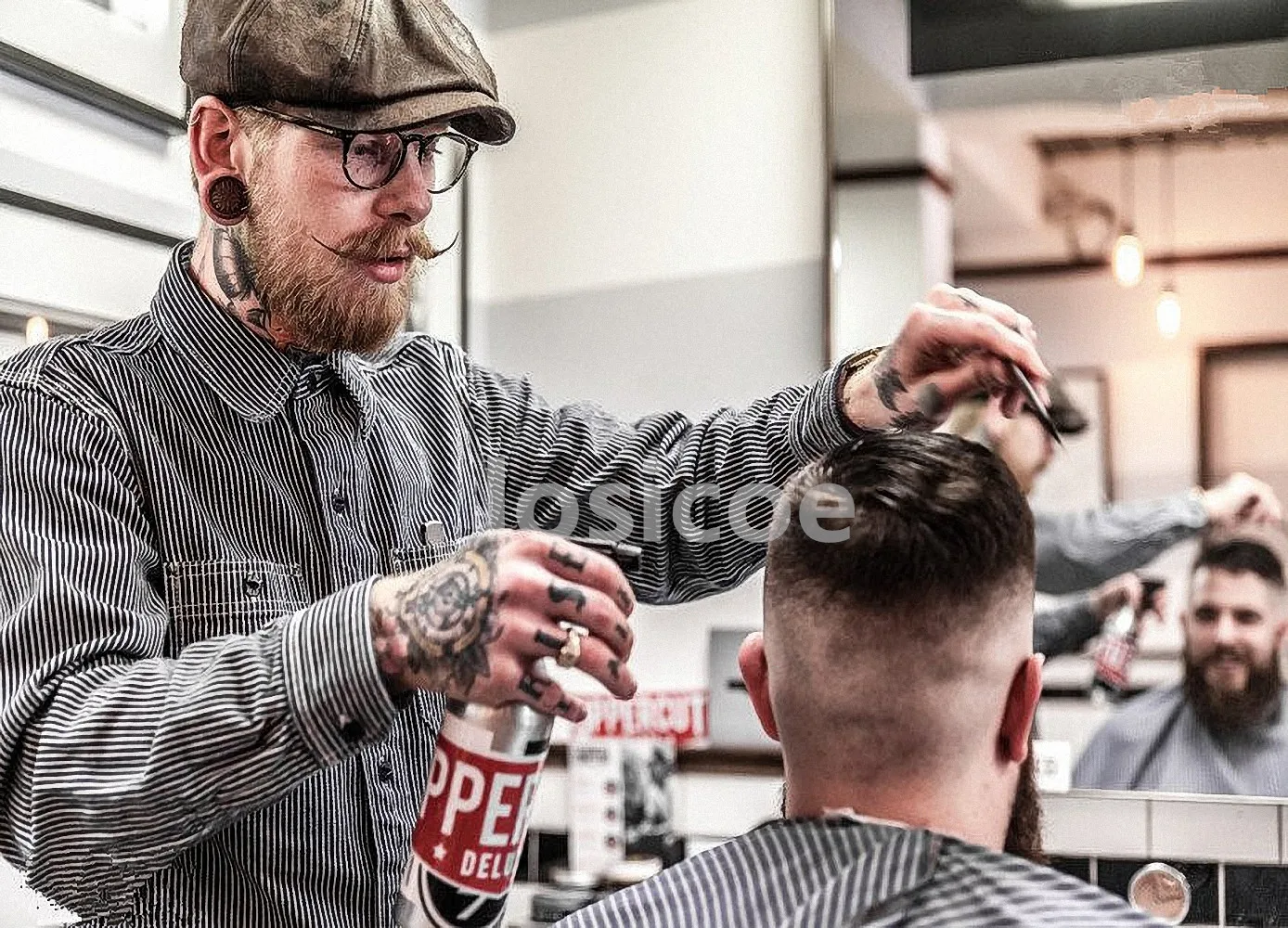 Ретро парикмахерские татуировки Узорчатая крафт-бумага постер Парикмахерская