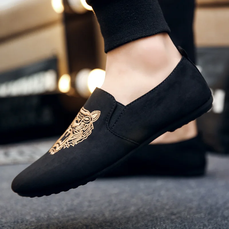 Вышитые ботинки с тигром мужские замшевые лоферы повседневная обувь без