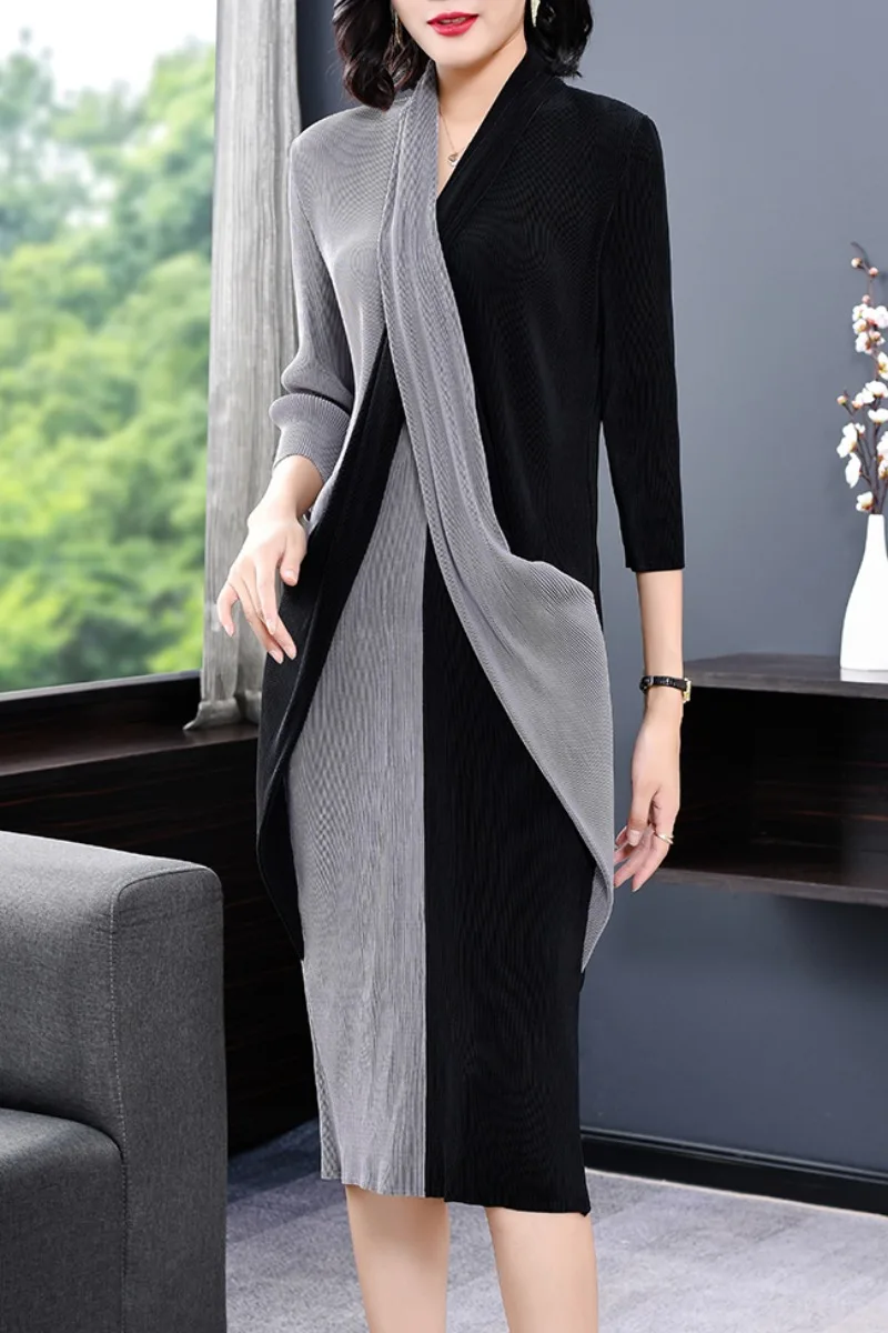 

Early Spring New 2021 Large Size Women's Pleated Mid-Length Slim Elegant V-neck Pleated M To 2XL 3XL OL Dresses
