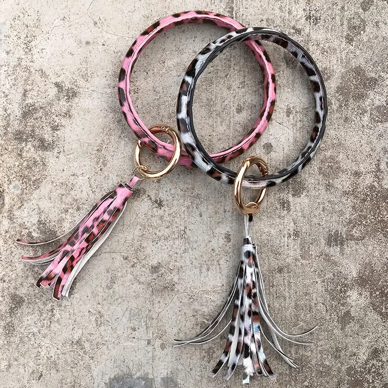 Брелок для ключей из эмалированной искусственной кожи с монограммой | Украшения