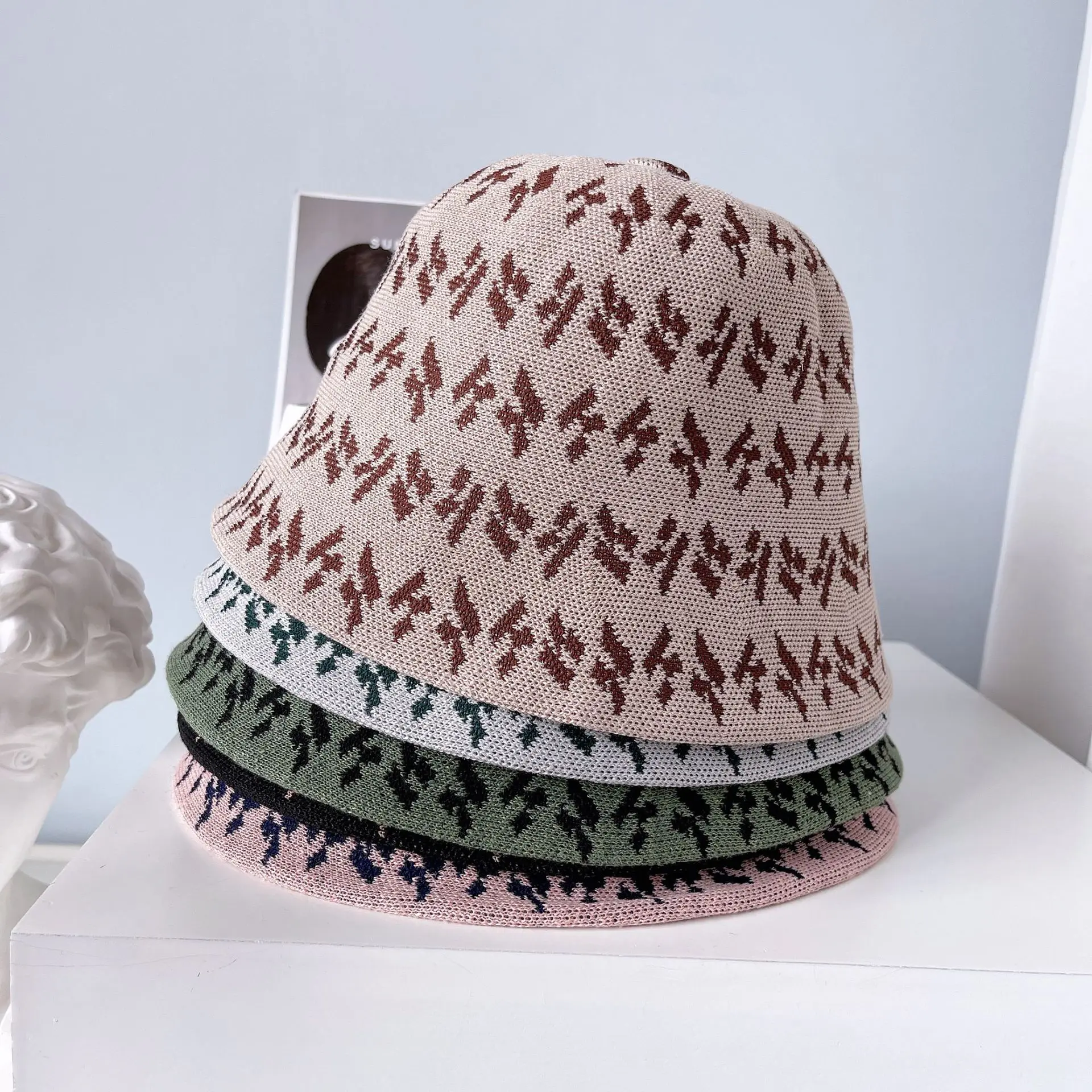 

Fashion Ladies Letter Bucket Hat Women's Autumn and Winter Warm Knit Basin Hat Joker Dome Fisherman Hats