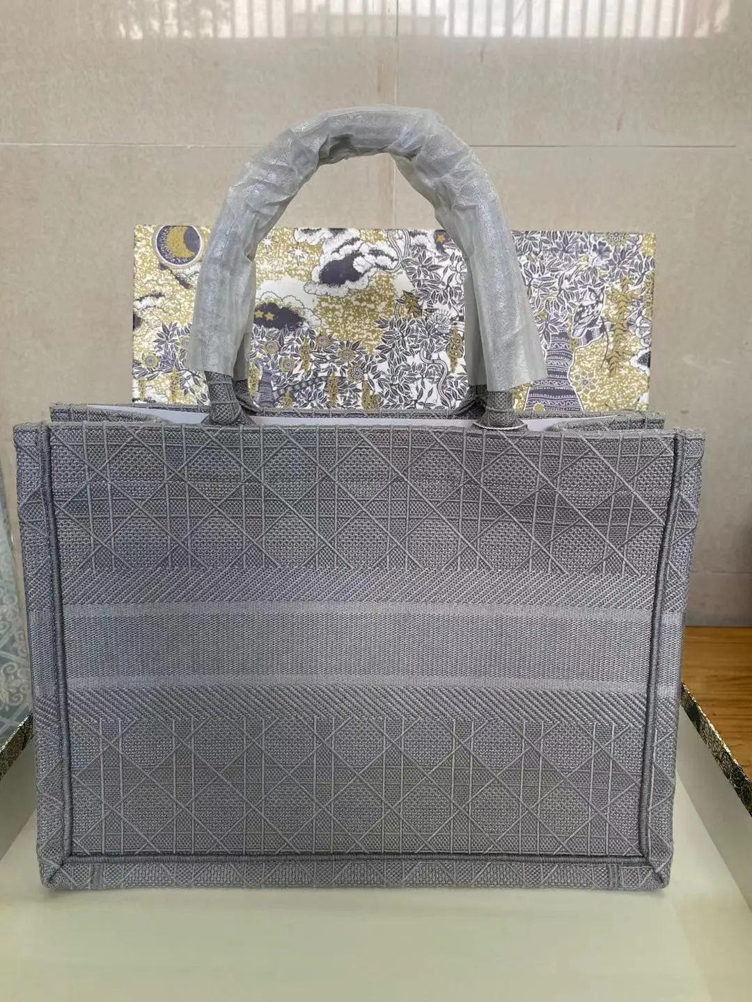 

Handbag Series Embroidered Women's Bag 2021 New Luxury Embroidered Animal Fashion Handbag Brand Designer Canvas Bag