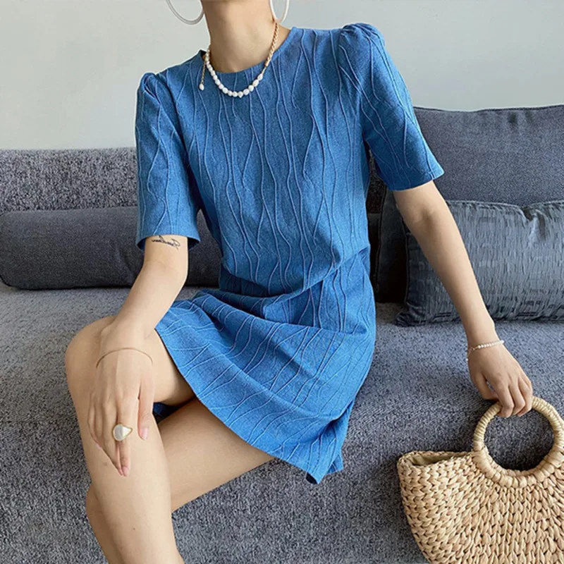 

DEAT Women Blue Folds Striped A-line High Waist Dress New Round Neck Short Sleeve Loose Fashion Spring And Autumn 2021 7E1287
