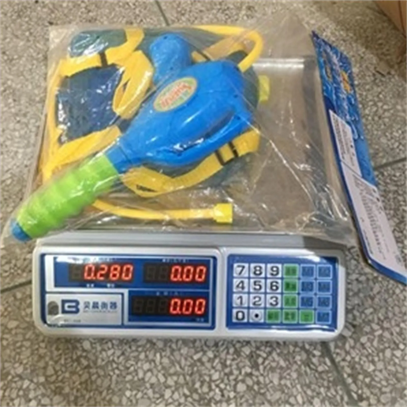 

Sci-fi Style Water Gun Handheld Sprinklers Summer Children's Wrist Sprinklers Beach Sprinklers Interesting New Toy 2021 Jouet