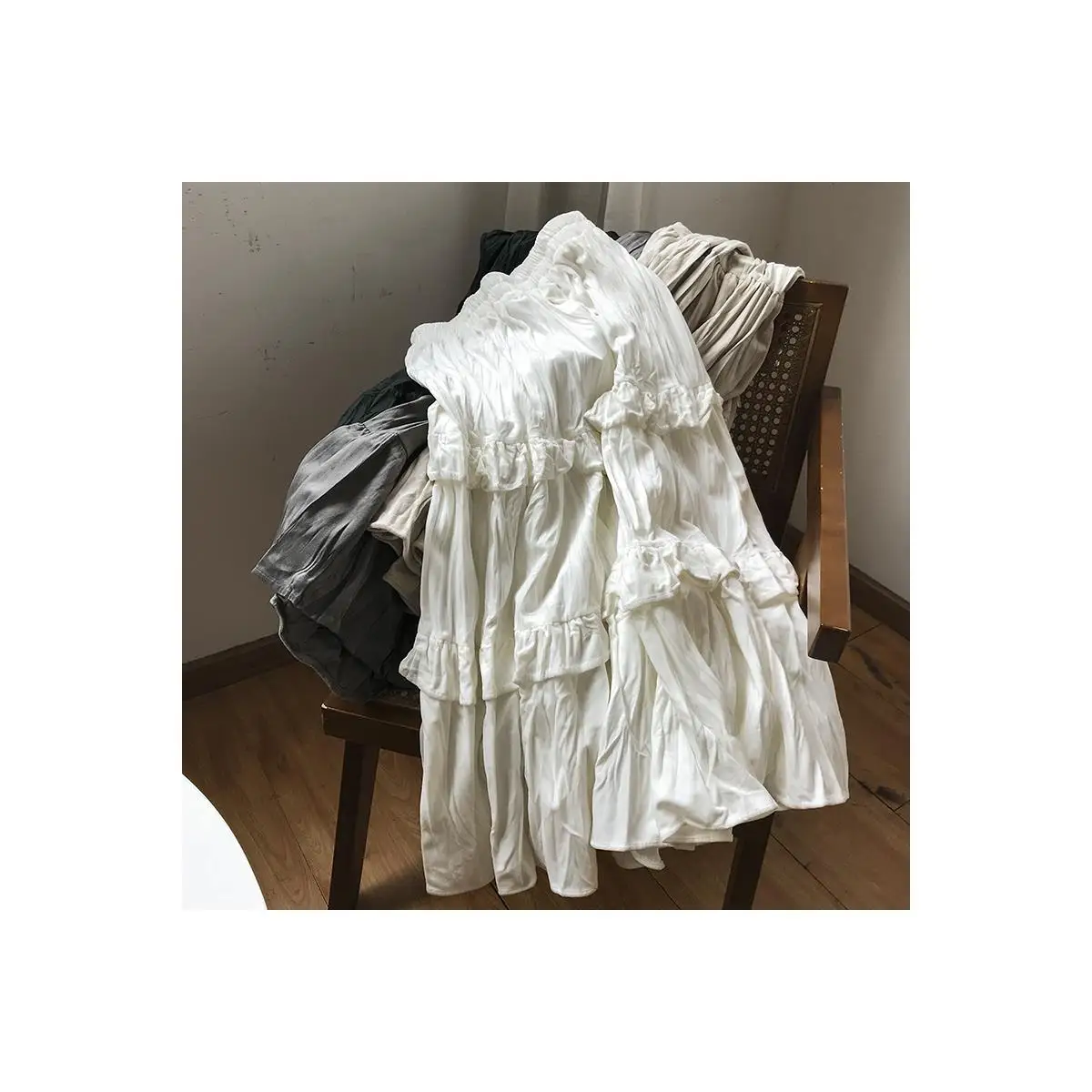 

Skirt super Xianxian show thin Korean solid color high waist A-line pleated cake skirt show thin temperament long skirt fashion