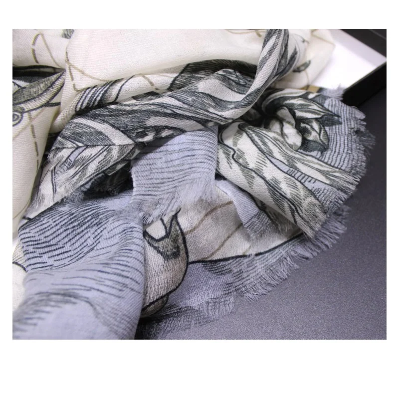 

Fashion Print 100% Cashmere Scarf Wraps Women Winter Scarves Foulard Clothing Accessories 200*100cm