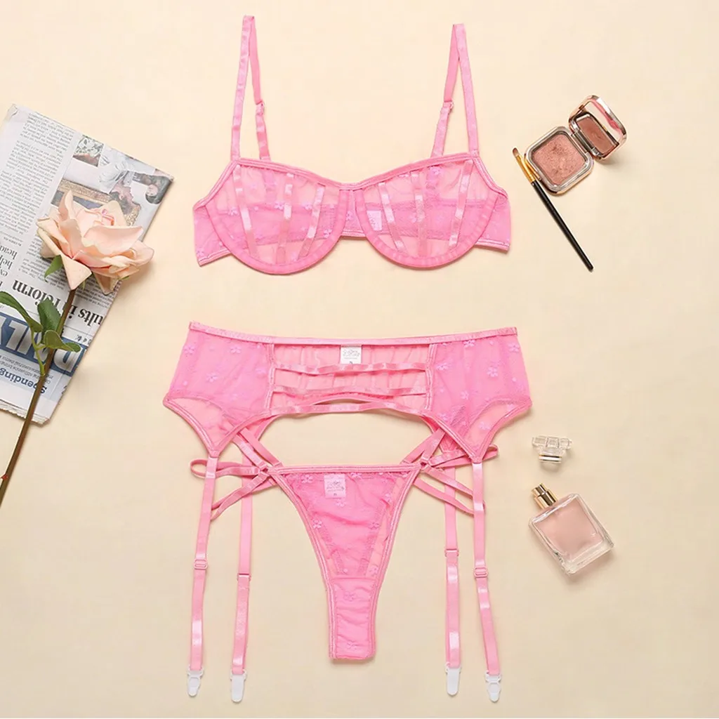 Привлекательный женский розовый кружевной бюстгальтер на косточках + стринги с