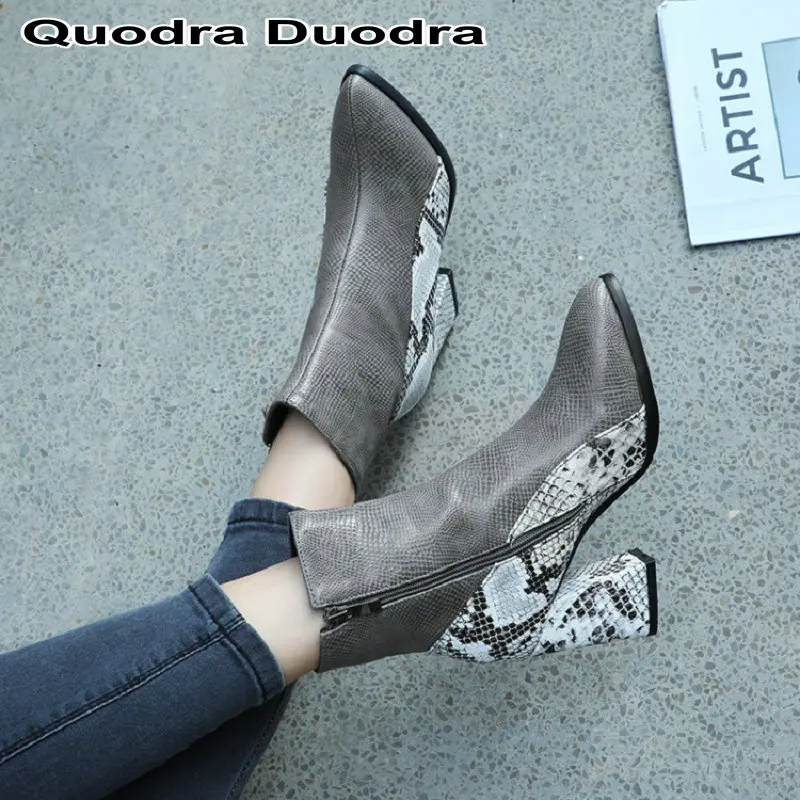 Новинка 2020 года Теплые плюшевые короткие ботинки с острым носком Ботильоны Обувь