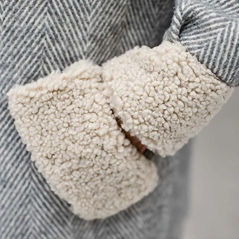 

2020 New winter women Double-breasted woolen coat women's mid-length thick woolen coat vintage lamb fur collar Keep warm jacket