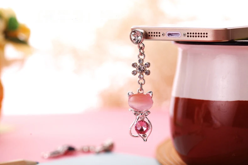 Противопылевая заглушка для наушников со стразами и кошкой Пылезащитная Iphone Samsung