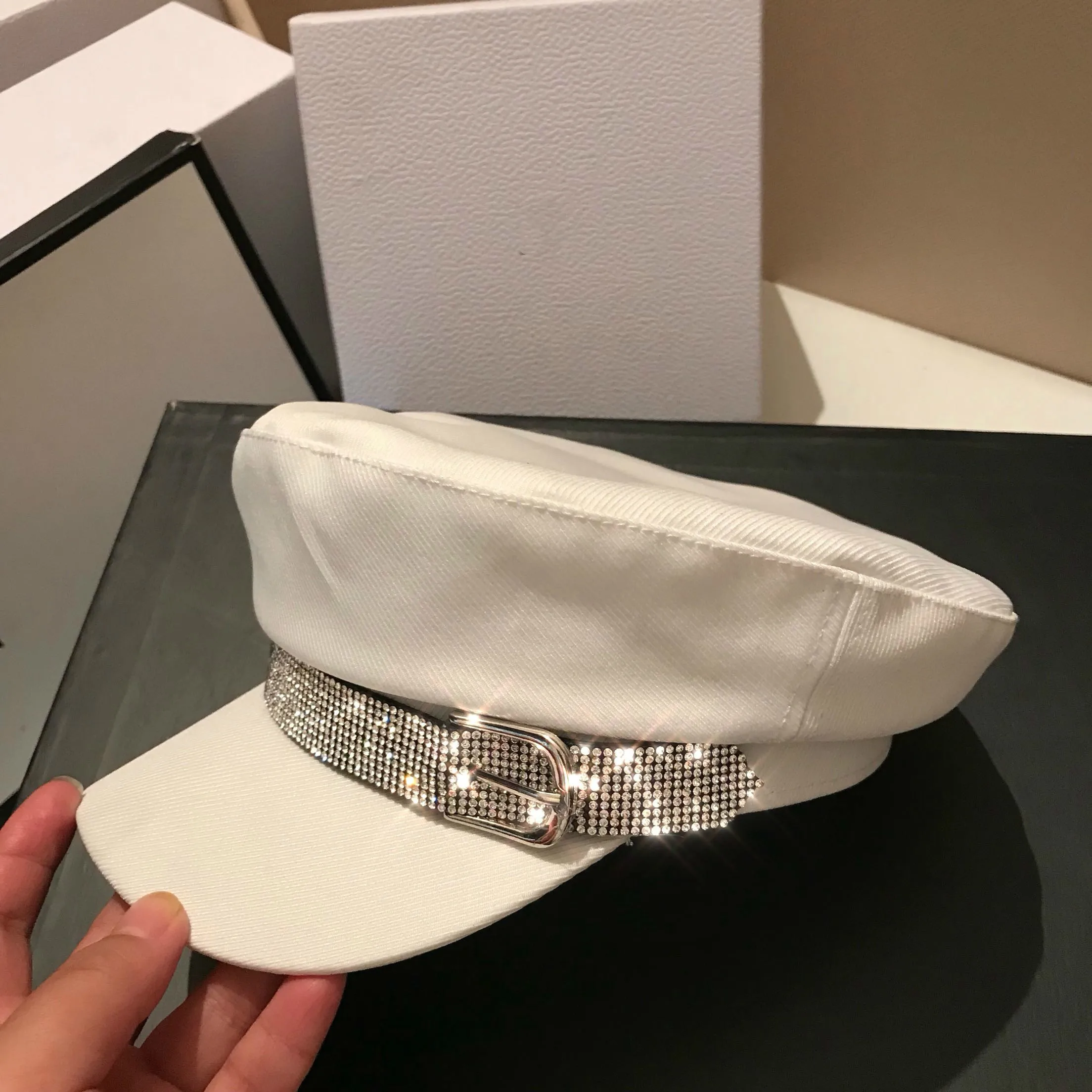 Брендовый берет Модный со стразами военная шапка с козырьком сезон осень-зима