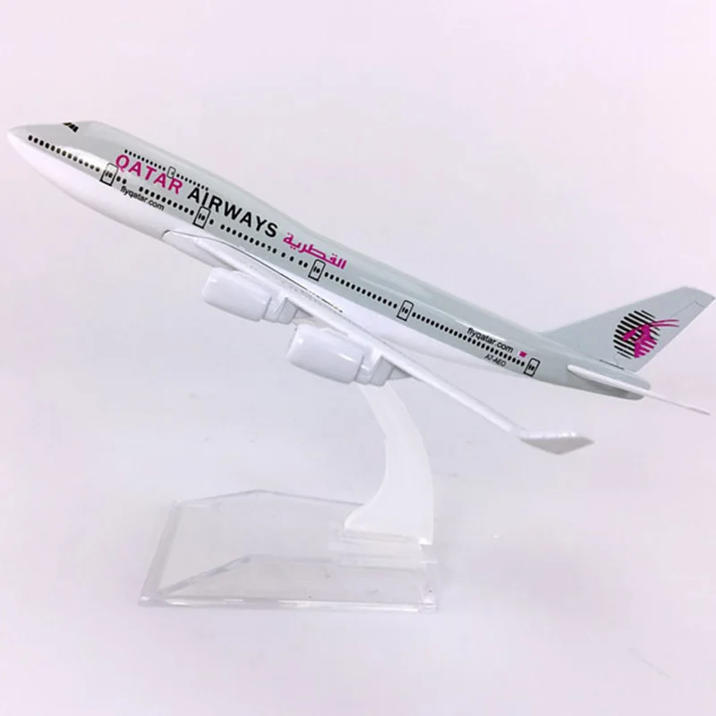 

16CM Static Aircraft 1:400 Boeing B747-400 model Air QATAR Airways with base alloy airplane collectible plane display toy Gift