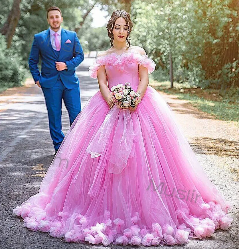 

Романтические Розовые платья для маскарада и Quinceanera 2021, элегантное бальное платье ручной работы с открытыми плечами и цветами, платье для вы...