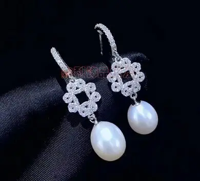 

Серьги из серебра 925 пробы с микроинкрустацией из жемчуга 9-10 мм, 1 пара