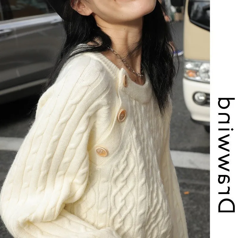 

Новинка 2021, модный белый мягкий восковой свитер в стиле ретро, женский осенне-зимний дизайнерский свитер с искусственными пуговицами