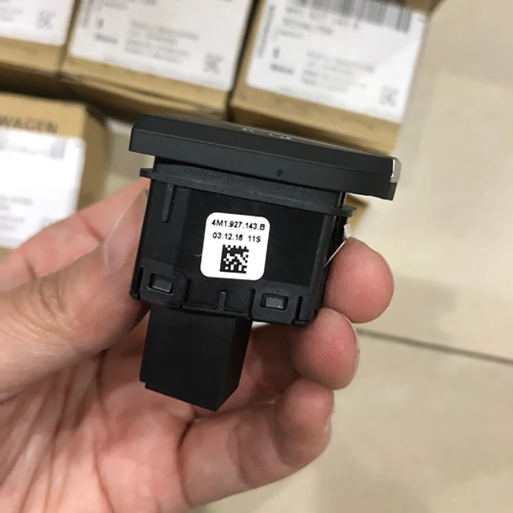 Change switch xk. Nintendo switch в руках фото. Linux boot usb. Play nintendo switch. Красивые switch button.