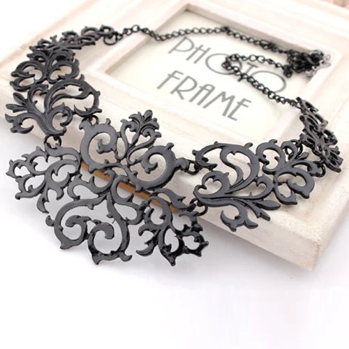 Women Vintage Hollow Pattern Pendant Bib Choker Necklace Statement Chain Gift |